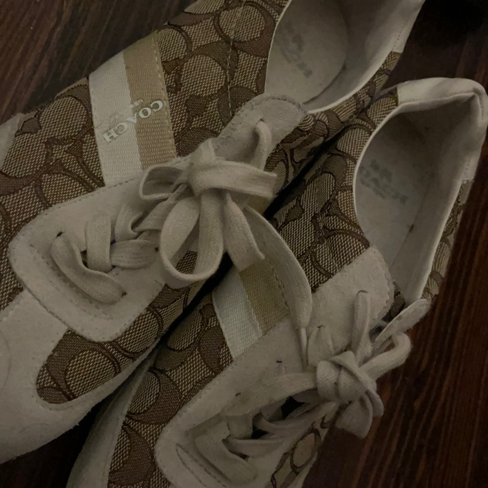 Women’s coach shoe.